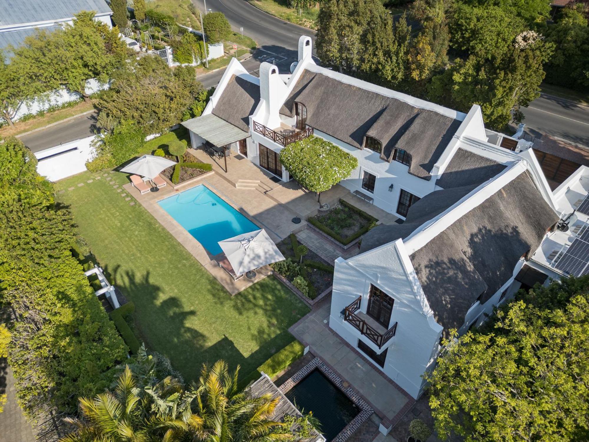 Die Rietdak - Reetdachhaus Mit Vier Schlafzimmern Cape Town Exterior photo