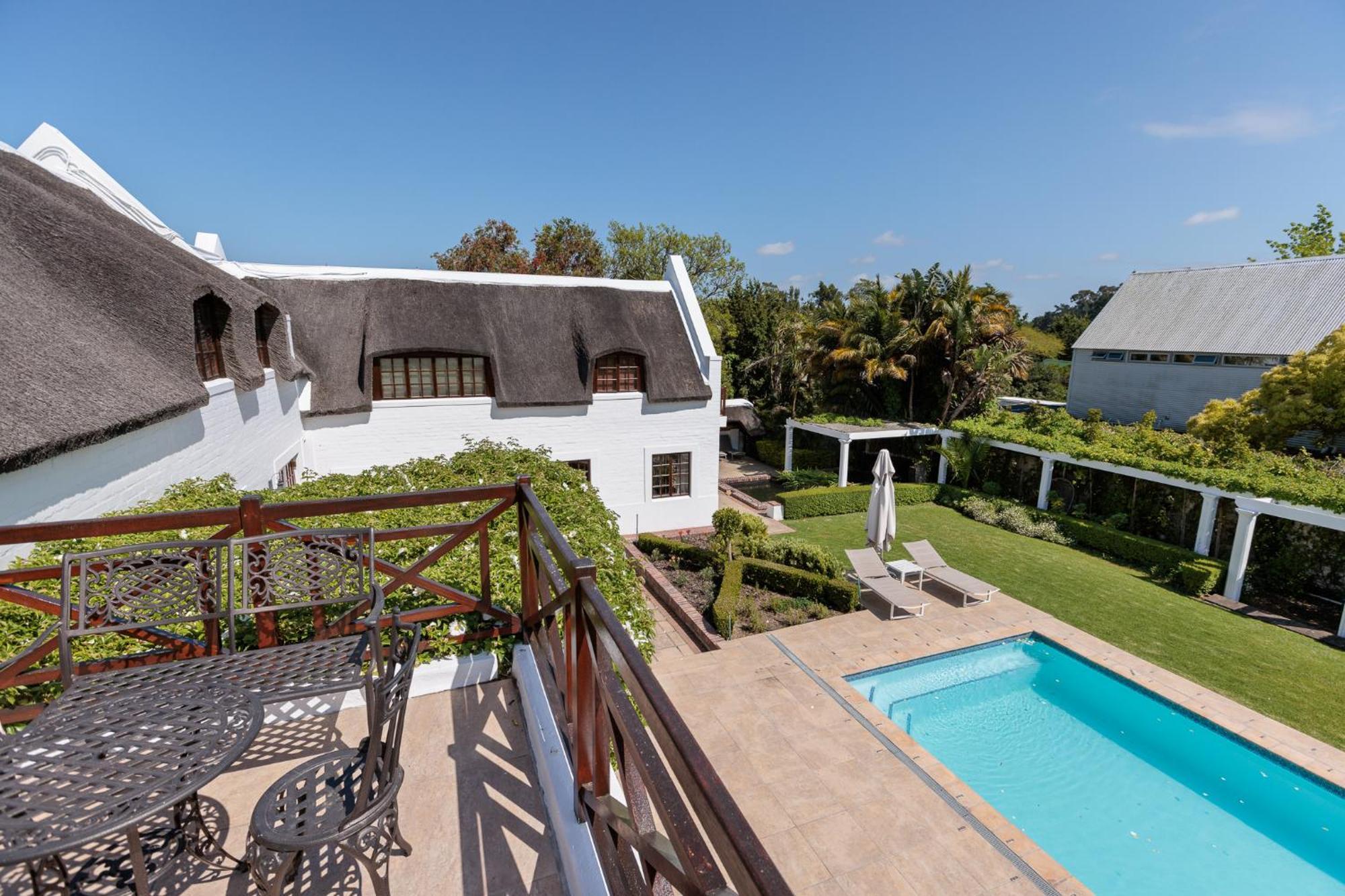 Die Rietdak - Reetdachhaus Mit Vier Schlafzimmern Cape Town Exterior photo